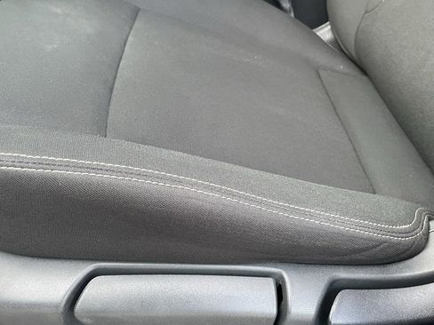 Used 2024 Nissan Rogue S image 22