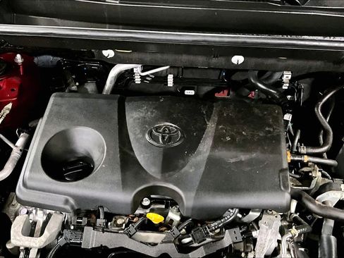Used 2021 Toyota RAV4 LE image 33
