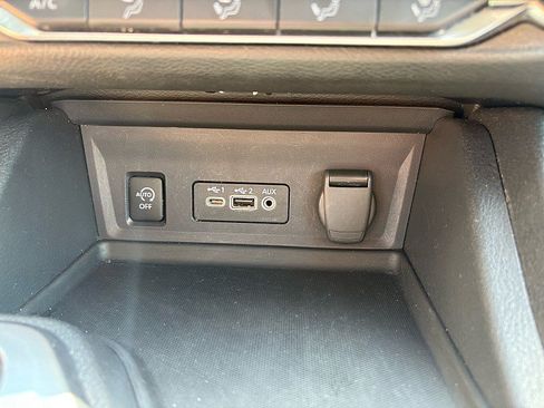 Used 2024 Nissan Sentra SV FWD image 20