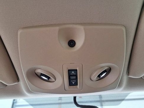 Used 2013 Chrysler 200 Limited w/ Sun/Sound Group FWD image 18