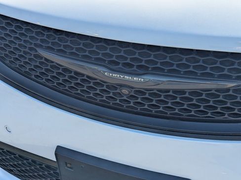 Used 2018 Chrysler Pacifica Limited w/ Advanced Safetytec Group image 10