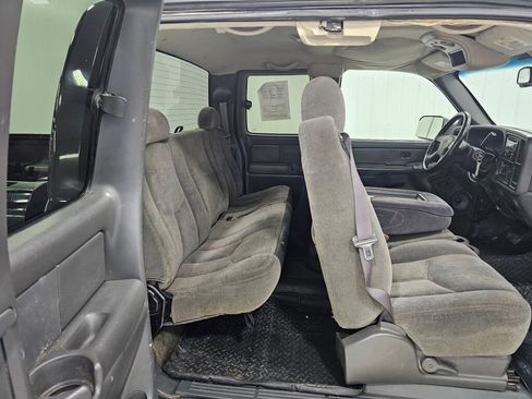 Used 2004 Chevrolet Silverado 2500 LS image 18