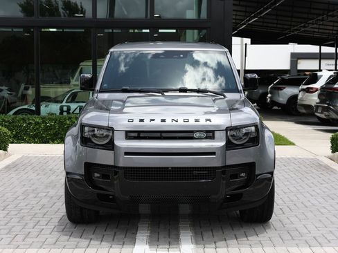 Used 2023 Land Rover Defender 130 X-Dynamic SE AWD/4WD image 3