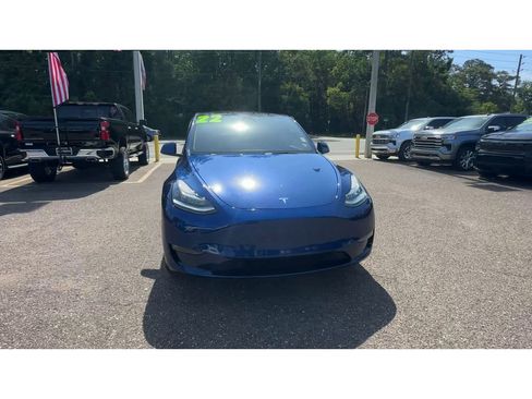 Used 2022 Tesla Model Y Long Range AWD/4WD image 2