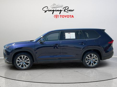 Used 2024 Toyota Grand Highlander FWD image 4