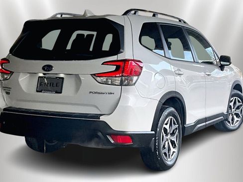 Used 2023 Subaru Forester Premium image 5