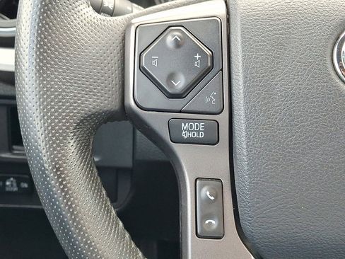 Used 2018 Toyota Tacoma TRD Sport AWD/4WD image 22