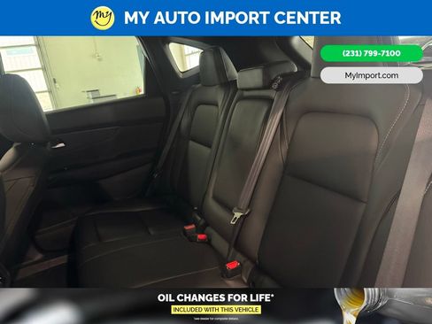 Used 2025 Nissan Murano SV AWD/4WD image 23