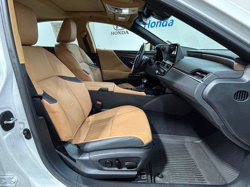 Used 2024 Lexus ES 300h w/ Technology Package FWD image 36