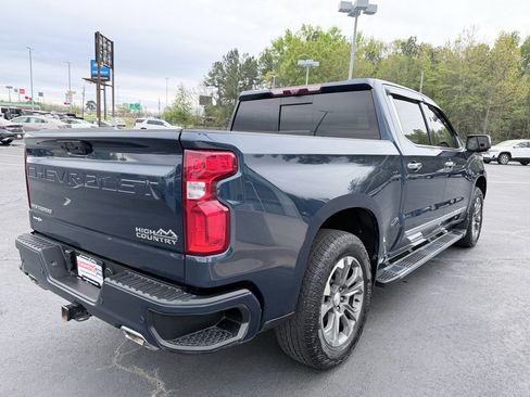 Used 2022 Chevrolet Silverado 1500 High Country w/ Technology Package image 6