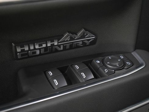 Used 2026 Chevrolet Silverado 1500 High Country w/ Midnight Edition AWD/4WD image 23