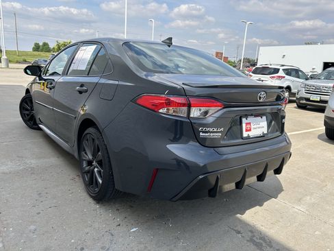 Used 2023 Toyota Corolla SE FWD image 4