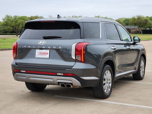 Used 2023 Hyundai Palisade SEL image 6