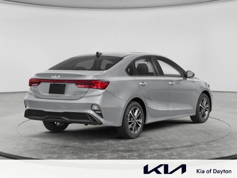 Used 2023 Kia Forte LXS w/ LXS Technology Package FWD image 2