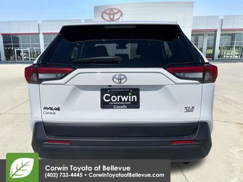 Used 2025 Toyota RAV4 XLE AWD/4WD image 4
