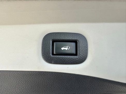 Used 2016 Nissan Rogue SL w/ SL Premium Package AWD/4WD image 22