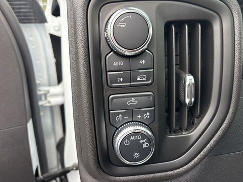 Used 2024 GMC Sierra 1500 Pro w/ Pro Value Package AWD/4WD image 17