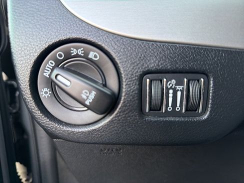 Used 2019 Dodge Grand Caravan GT image 26