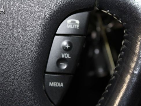 Used 2005 Ford Thunderbird image 24