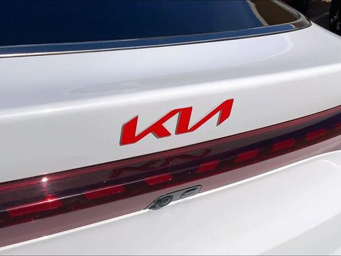 Used 2023 Kia K5 LXS image 9