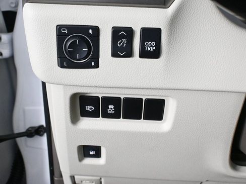 Used 2017 Lexus GX 460 image 9