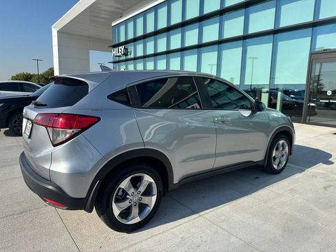Used 2019 Honda HR-V LX image 4