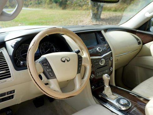 Used 2011 INFINITI QX56 2WD 4dr 7-passenger w/ Deluxe Touring Pkg image 16