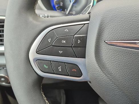 Used 2025 Chrysler Pacifica Select FWD image 20