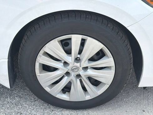 Used 2024 Nissan Sentra S FWD image 10