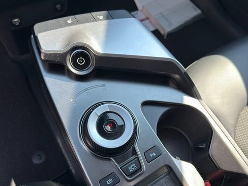 Used 2022 Kia EV6 Light RWD image 14