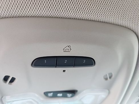 Certified 2020 Buick Encore GX Essence FWD image 21