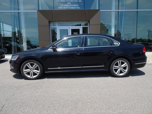 Used 2014 Volkswagen Passat 1.8T SEL Premium FWD image 2