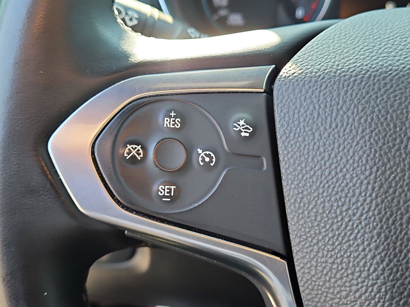 Used 2023 Chevrolet Traverse LT FWD image 23