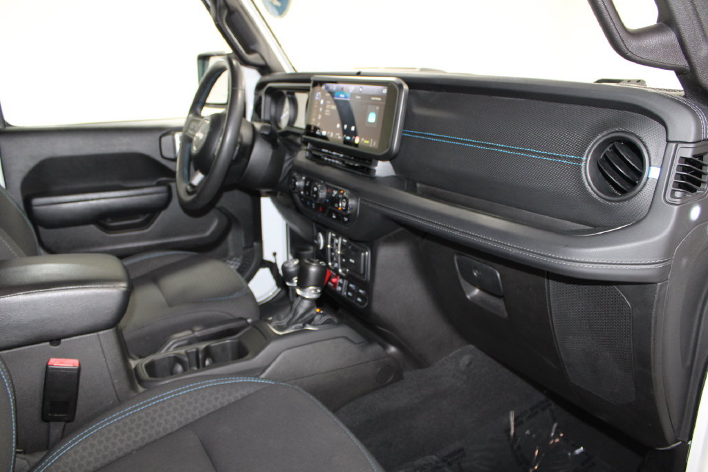 Used 2024 Jeep Wrangler Unlimited Rubicon 4xe AWD/4WD image 21