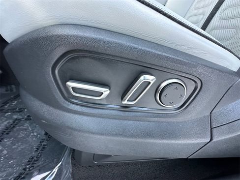 Used 2024 Rivian R1S Adventure image 10