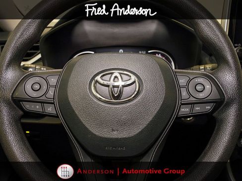 Used 2025 Toyota RAV4 XLE FWD image 17
