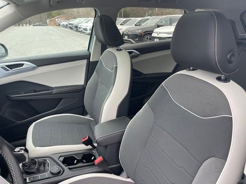 New 2026 Volkswagen Taos SE AWD/4WD image 11
