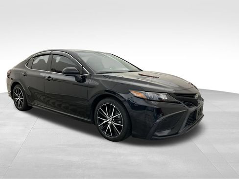Used 2021 Toyota Camry SE FWD image 8