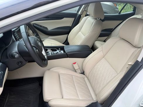 Used 2023 Nissan Maxima Platinum w/ Sport Mat Group FWD image 4