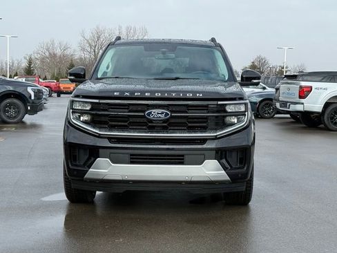 New 2026 Ford Expedition Max Platinum w/ Driver's Package image 2