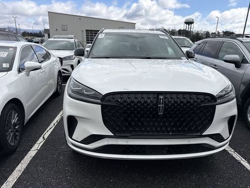 Used 2025 Lincoln Aviator Reserve w/ Equipment Group 201A image 3