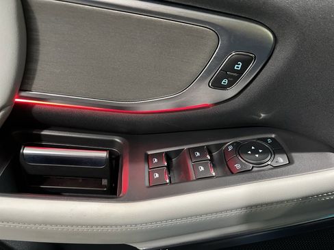 Used 2025 Ford Expedition Platinum image 33