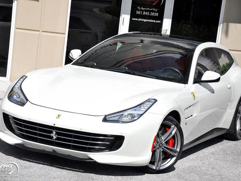 Used 2017 Ferrari GTC4Lusso AWD/4WD image 35