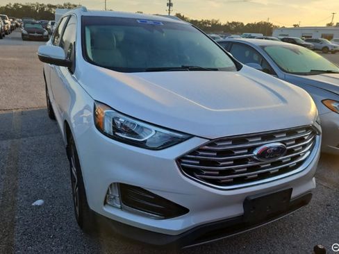 Used 2019 Ford Edge Titanium FWD image 4