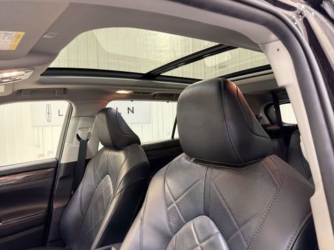 Used 2020 Toyota Highlander Platinum image 24