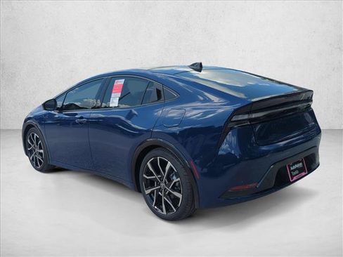 New 2026 Toyota Prius Plug-In Hybrid FWD image 6