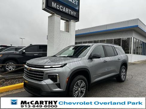 New 2026 Chevrolet Traverse LT image 1