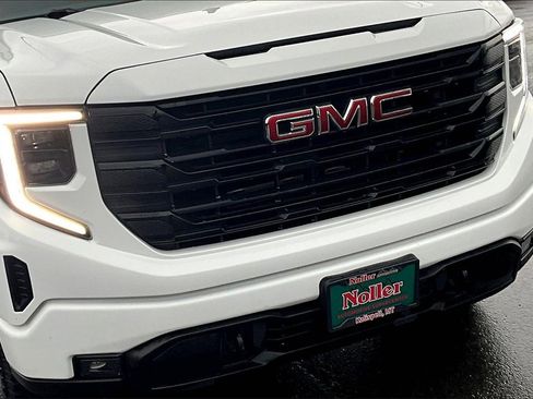 Used 2023 GMC Sierra 1500 Elevation image 29