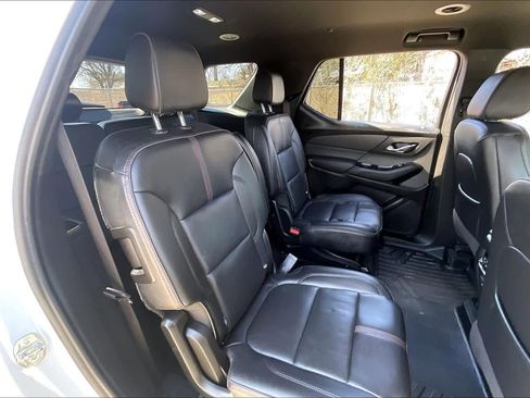 Used 2023 Chevrolet Traverse RS image 19
