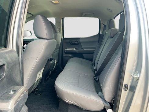 Used 2022 Toyota Tacoma SR5 AWD/4WD image 24